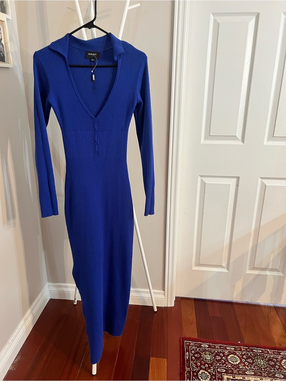 Blue Ribbed V-Neck Long Sleeve Top - Picture 7 of 8